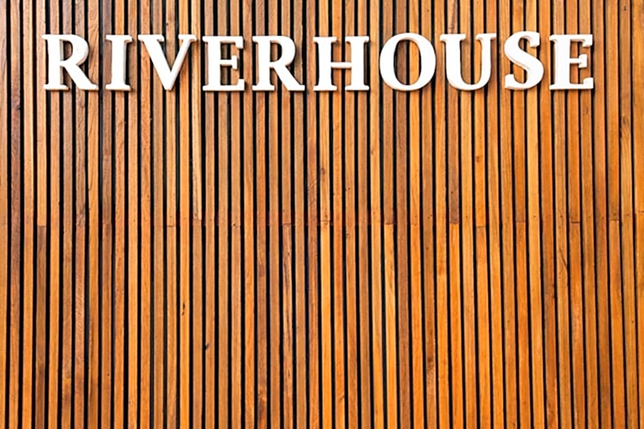 Riverhouse Hotel (The Teak House)