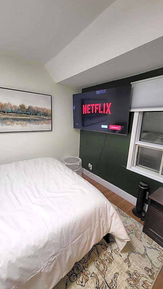 JstLikeHome - Old Ottawa Suite & Guesthouse