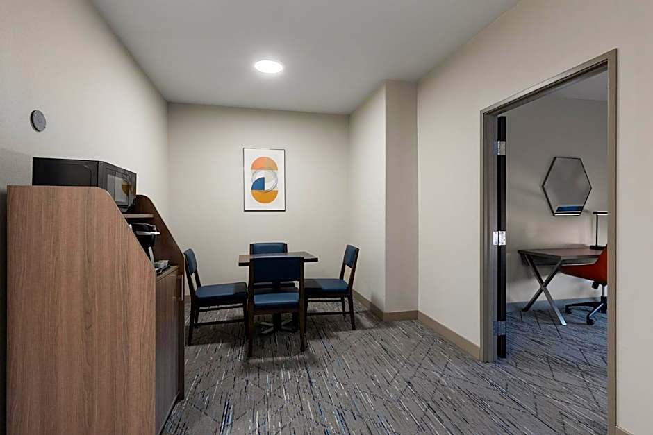 Holiday Inn Express & Suites Oklahoma City NW - Quail Springs By IHG