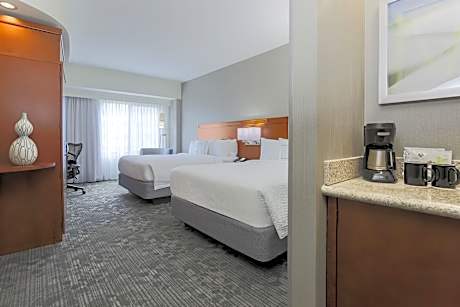 Room, 2 Queen Beds (Mobility Accessible, Roll-in Shower)