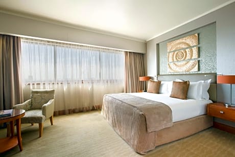 Sandton Towers Deluxe King Room