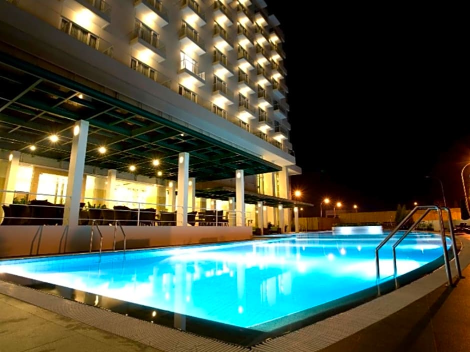 Sintesa Peninsula Hotel