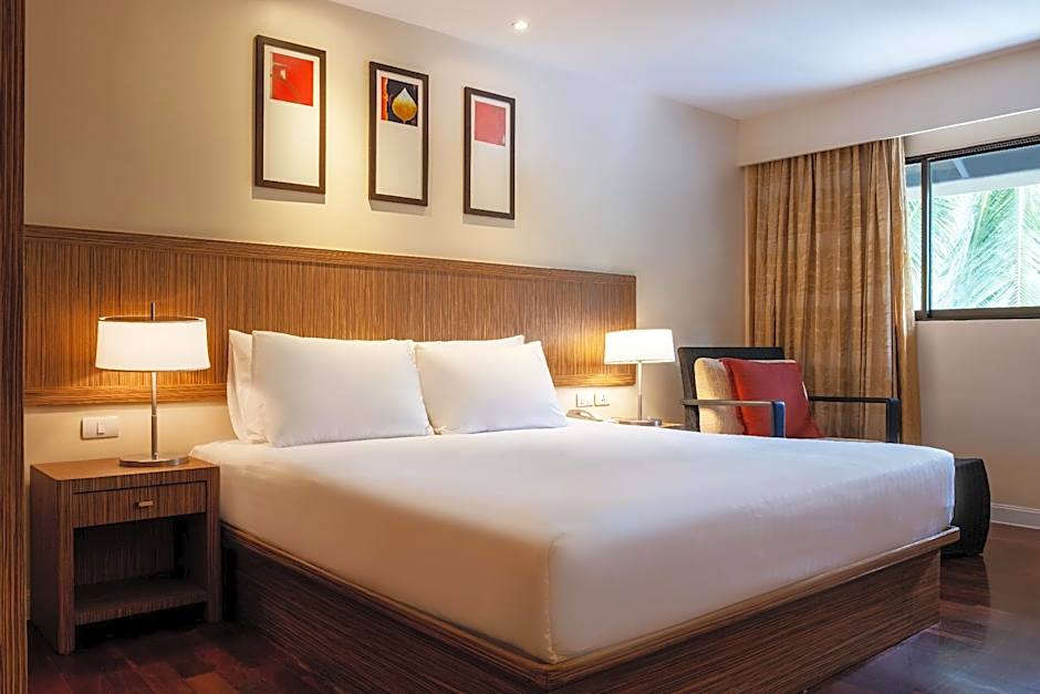 Photo 1 of 7 of 1 King Bed with Sofabed Suite