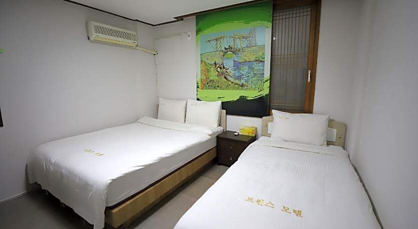 Twins Hotel
