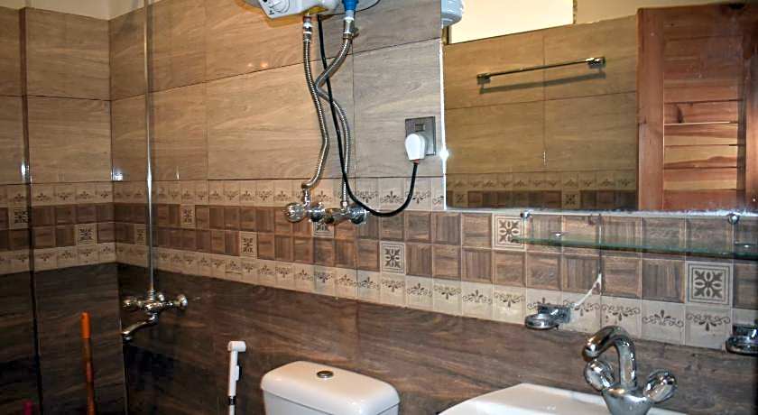 Hotel Royal Inn – Murree, VA