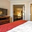 Clarion Inn & Suites At The Outlets Of Lake George