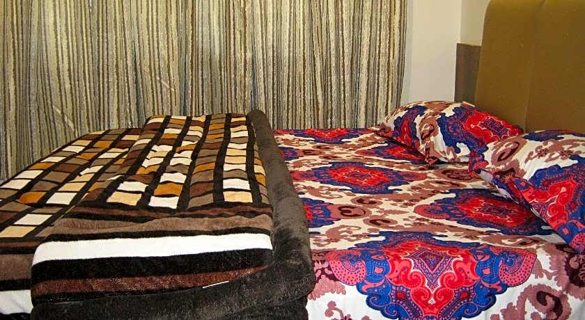 Hotel Navaratan Palace