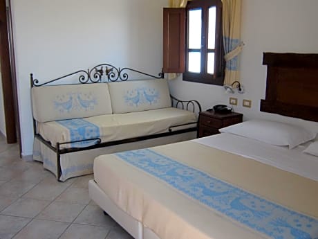 Comfort Double or Twin Room with pool View