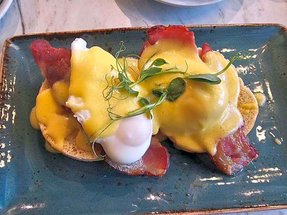 The Royal Bar & Shaker