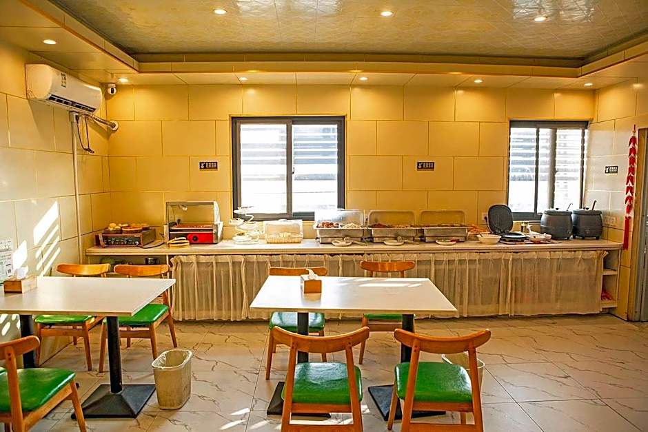 Vatica Jieshou City New Passenger Transport Center Hotel