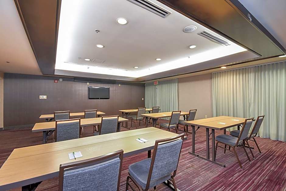 Courtyard by Marriott Charlotte Matthews