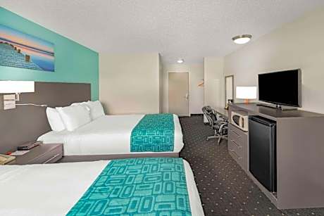 Deluxe Queen Room with Two Queen Beds - Non-Smoking