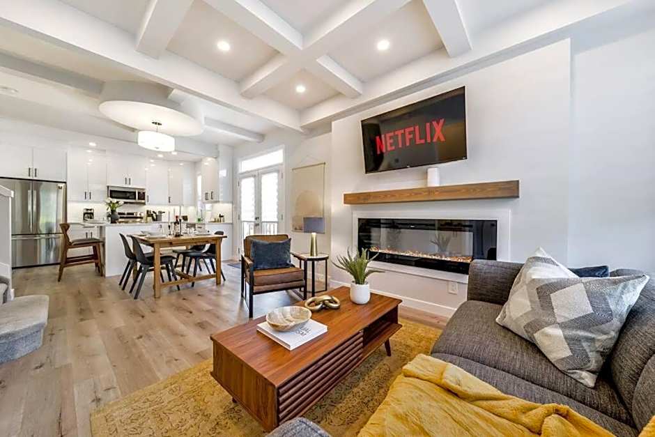 Modern Nordic Escape, 3BR Near WEM & DT, AirCon & Fireplace, Wifi, Sleeps 6!