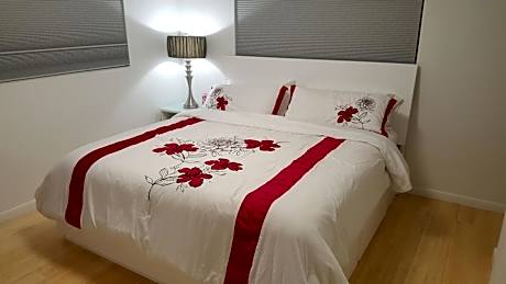 Villa with Garden View