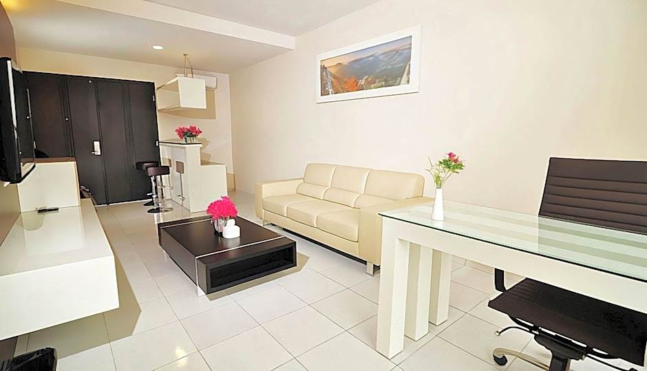 Royal Hotel N' Lounge