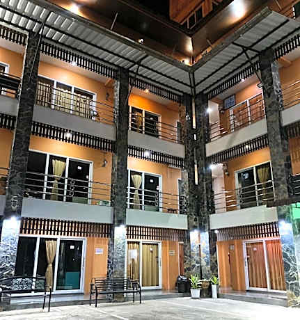 B and B Hotel