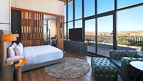 Superior King Suite with Golf View and Balcony