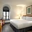 Le Richelieu Hotel