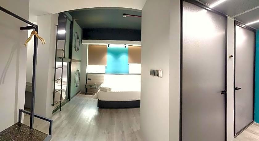 Pantai Inn