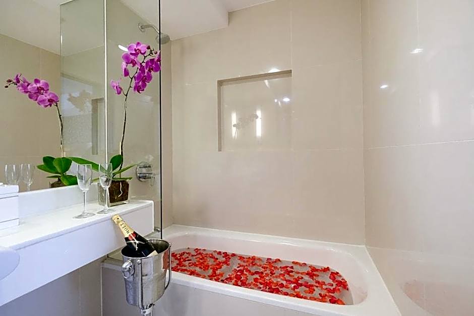 Quest Hotel & Conference Center - Cebu