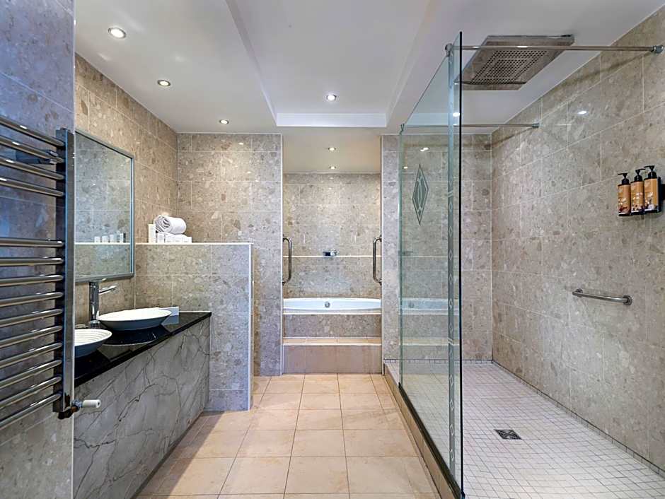 Diamond Coast Hotel