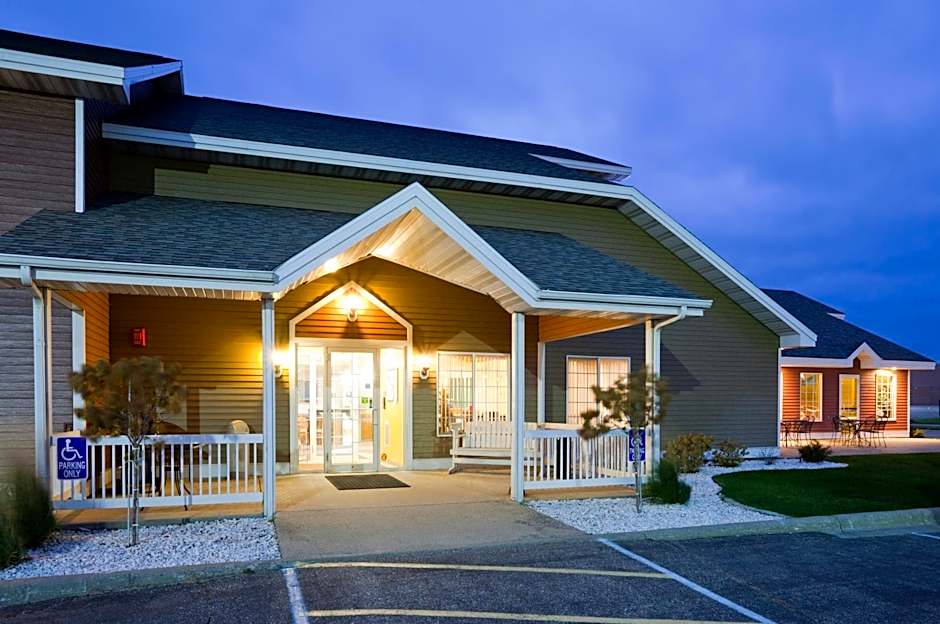Paynesville Inn & Suites
