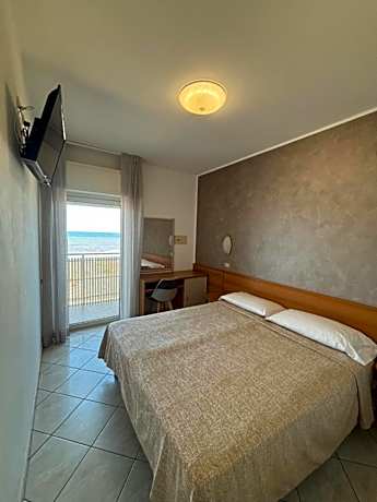 Triple Room with Sea View
