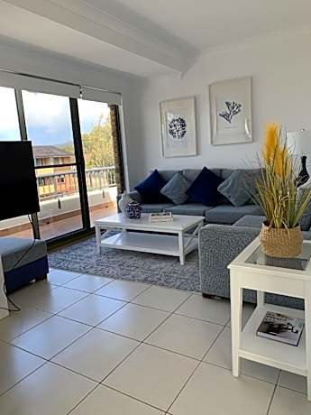 Bright, beautiful, spacious penthouse apartment 