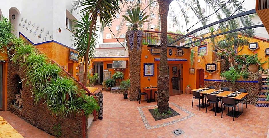 El Cami Hotel