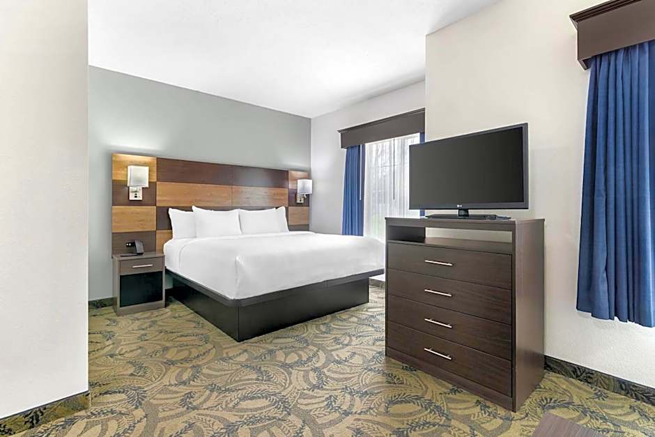 MainStay Suites Madison Airport