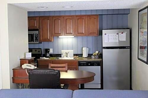 Doral Inn & Suites Miami Airport West