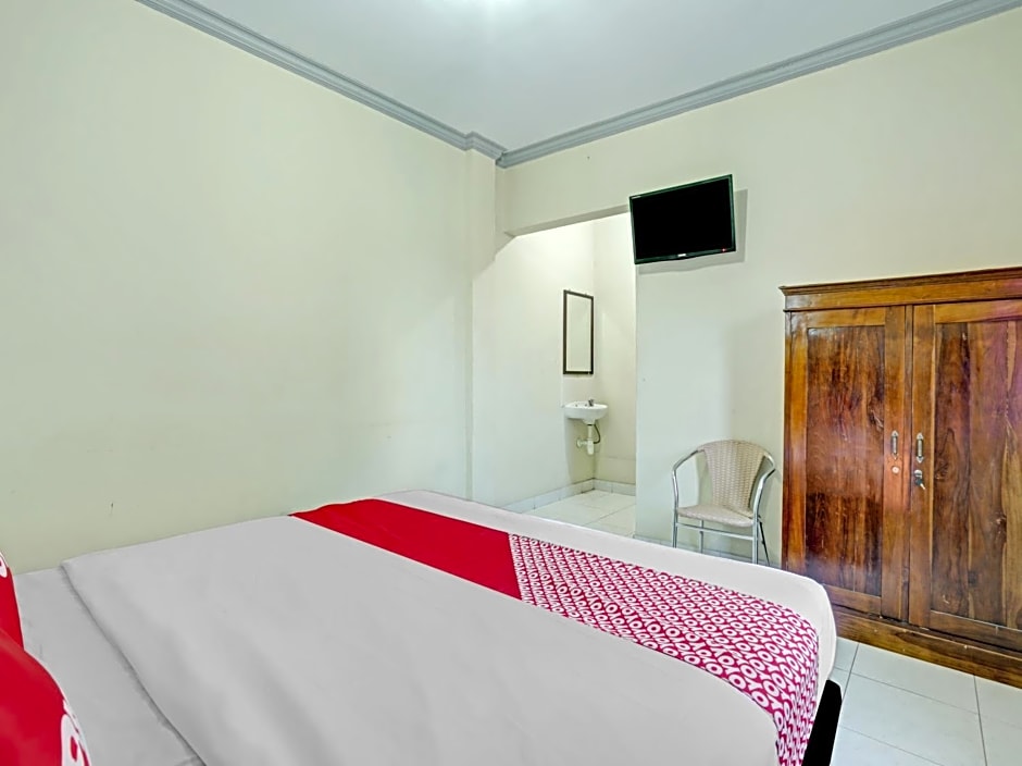 OYO 90520 Kuta Family Guest House