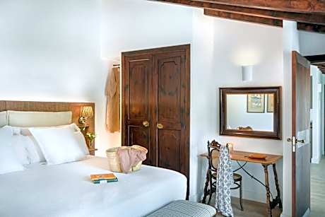 One Bedroom Apartment Garden View