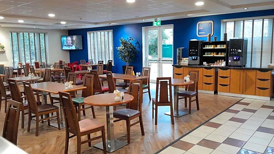 Holiday Inn Express Poole By IHG
