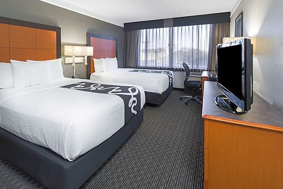 Photo 1 of 5 of 2 Double Beds, Accessible