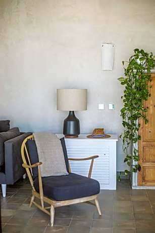 Villa with Garden View