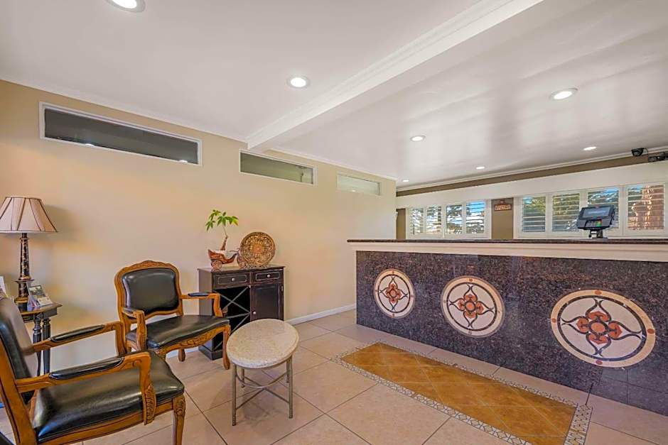 Clarion Collection Carmel Oaks Inn