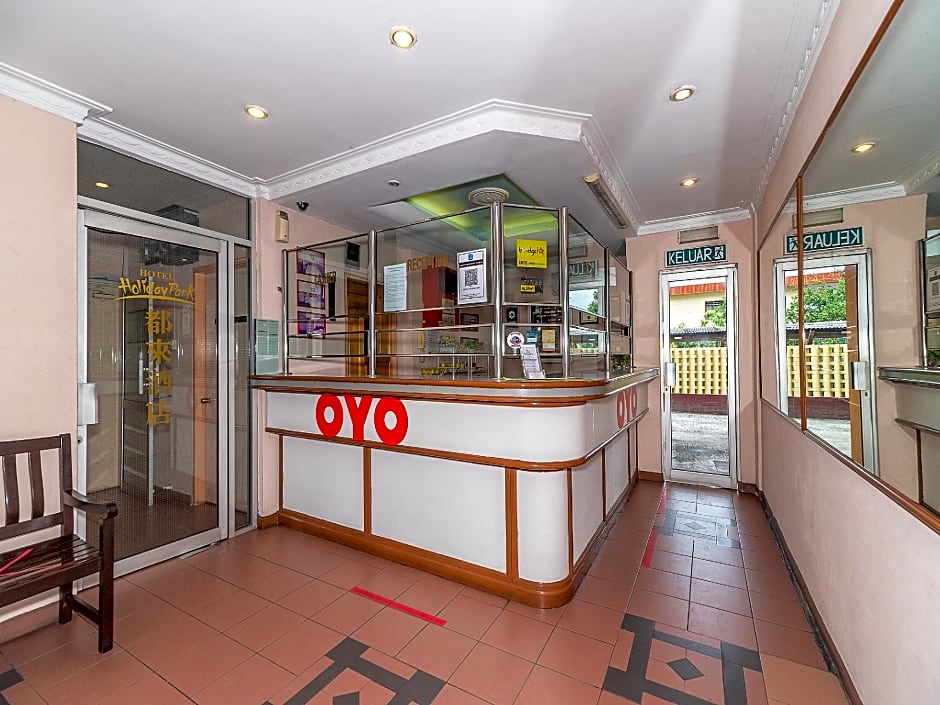 OYO 89864 Hotel Holiday Park