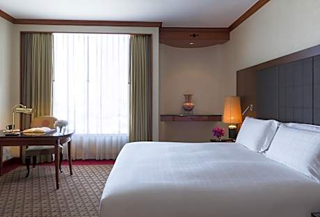 1 Superior King-Size Bed