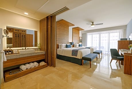 AGATHA 2 QUEEN BEDS