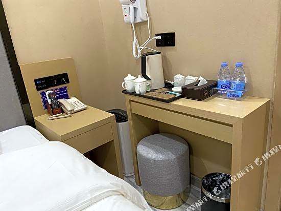Jinsheng Hotel (Guangzhou Xiancun Metro Station)