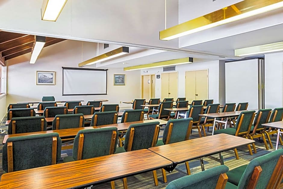 Quality Inn & Suites Altoona Pennsylvania