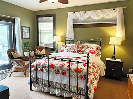 Deluxe Suite with Spa Bath