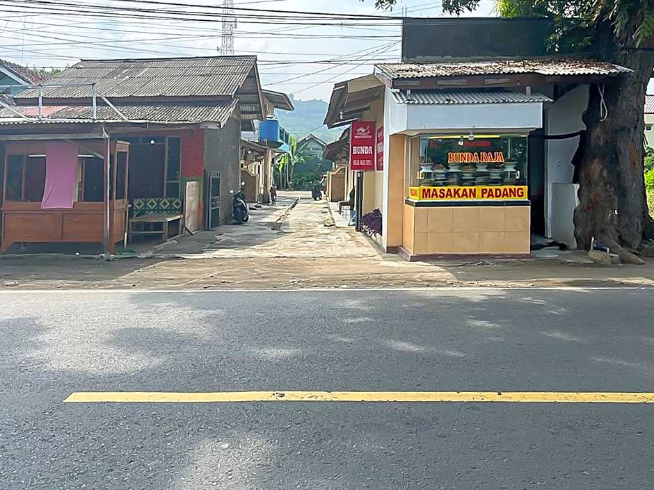 RedDoorz @ Penginapan Bunda