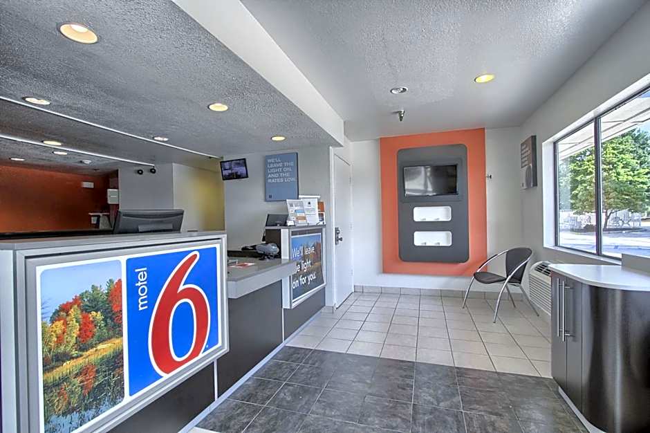 Motel 6-New Cumberland, PA - Harrisburg - Hershey South