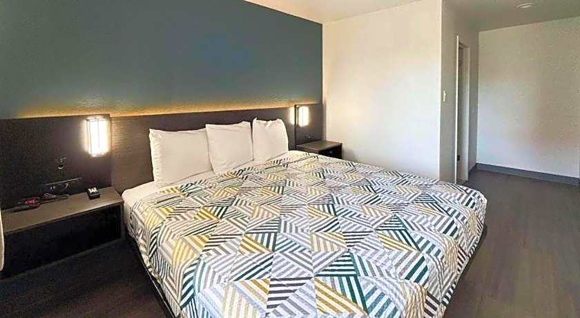 OYO Hotel Irving DFW Airport North