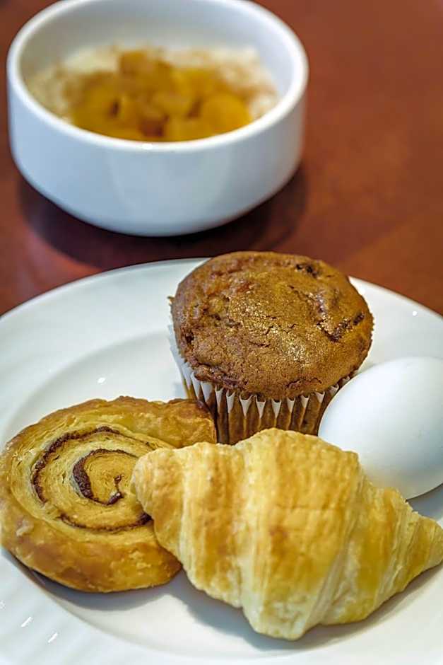 Monte Carlo Inn & Suites Downtown Markham