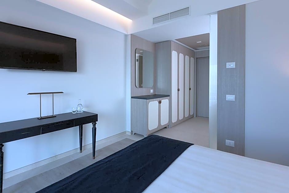 Summit Hotel
