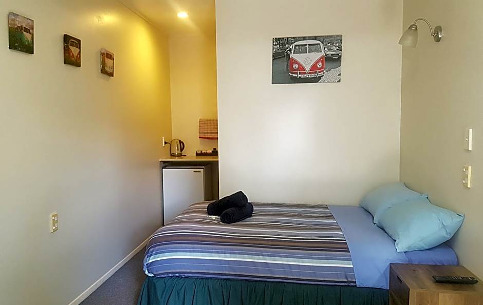 Centabay Lodge and Backpackers