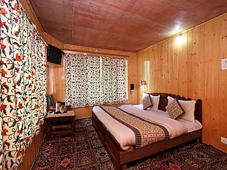 OYO 18770 Hotel Indian Palace